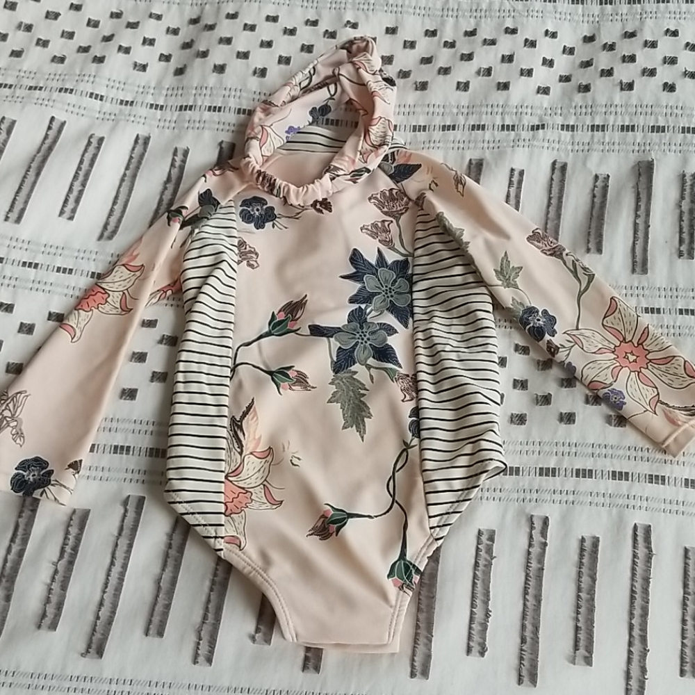 Adorable Jessica Simpson baby swimsuit